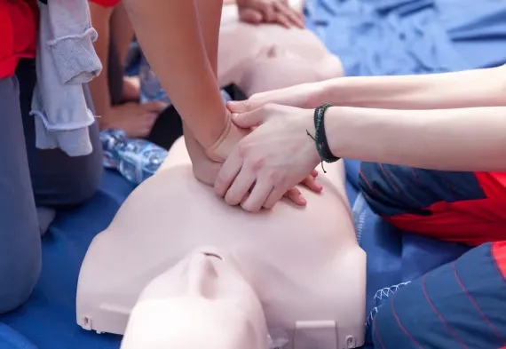 Free CPR Courses UK: In-Person & Online Sessions