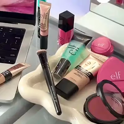Free E.L.F. Cosmetics: Win Masterclass & Soft Glam Products!