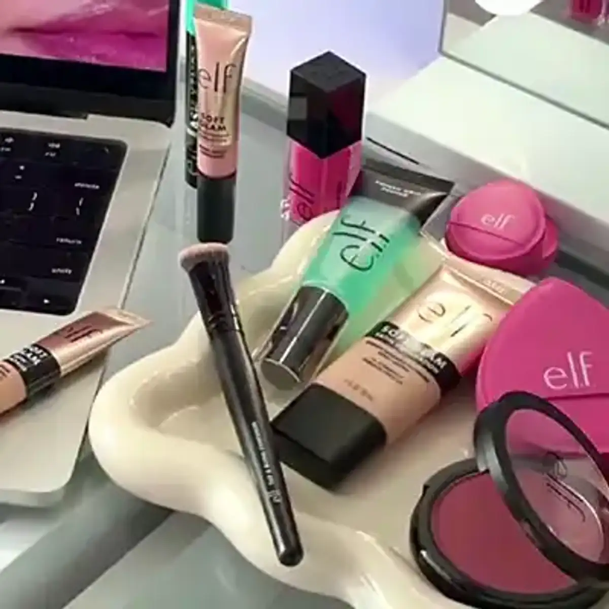 Free E.L.F. Cosmetics: Win Masterclass & Soft Glam Products!
