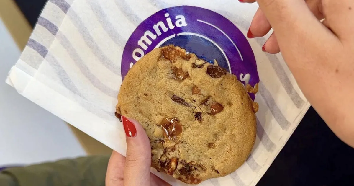 Free Insomnia Cookies: Grab Your 1 Amazing Cookie Deal