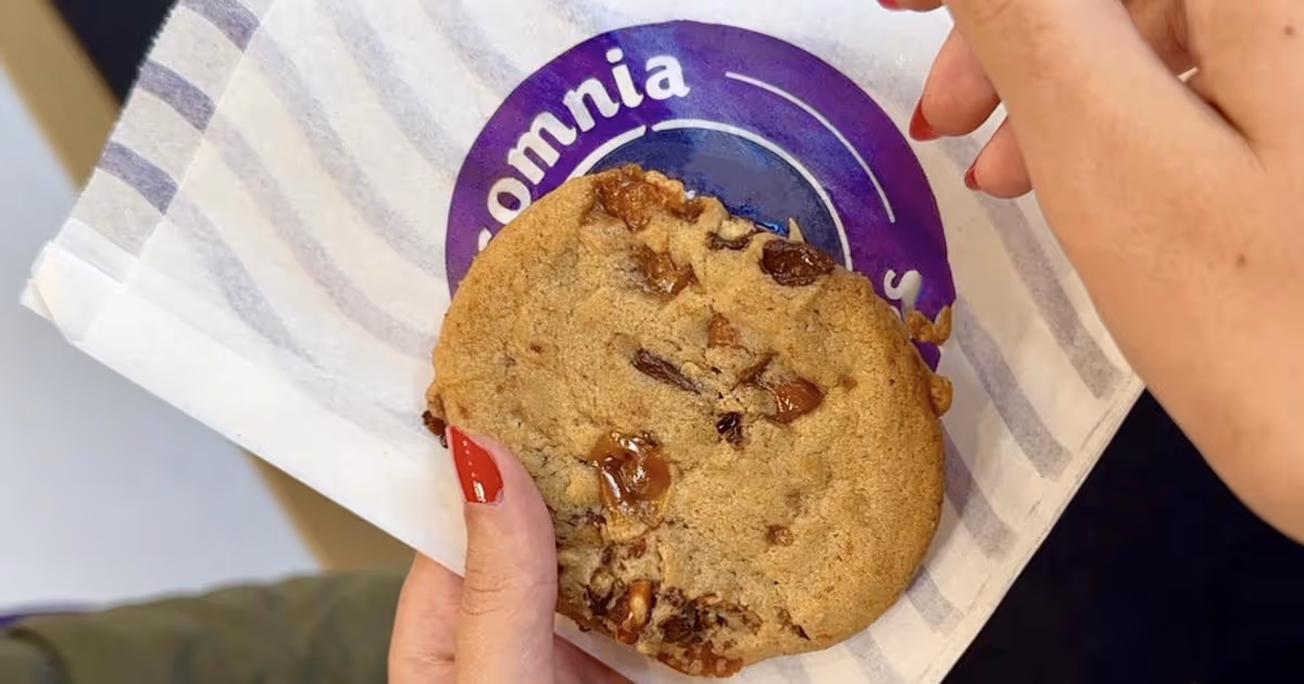 Free Insomnia Cookies: Grab Your 1 Amazing Cookie Deal