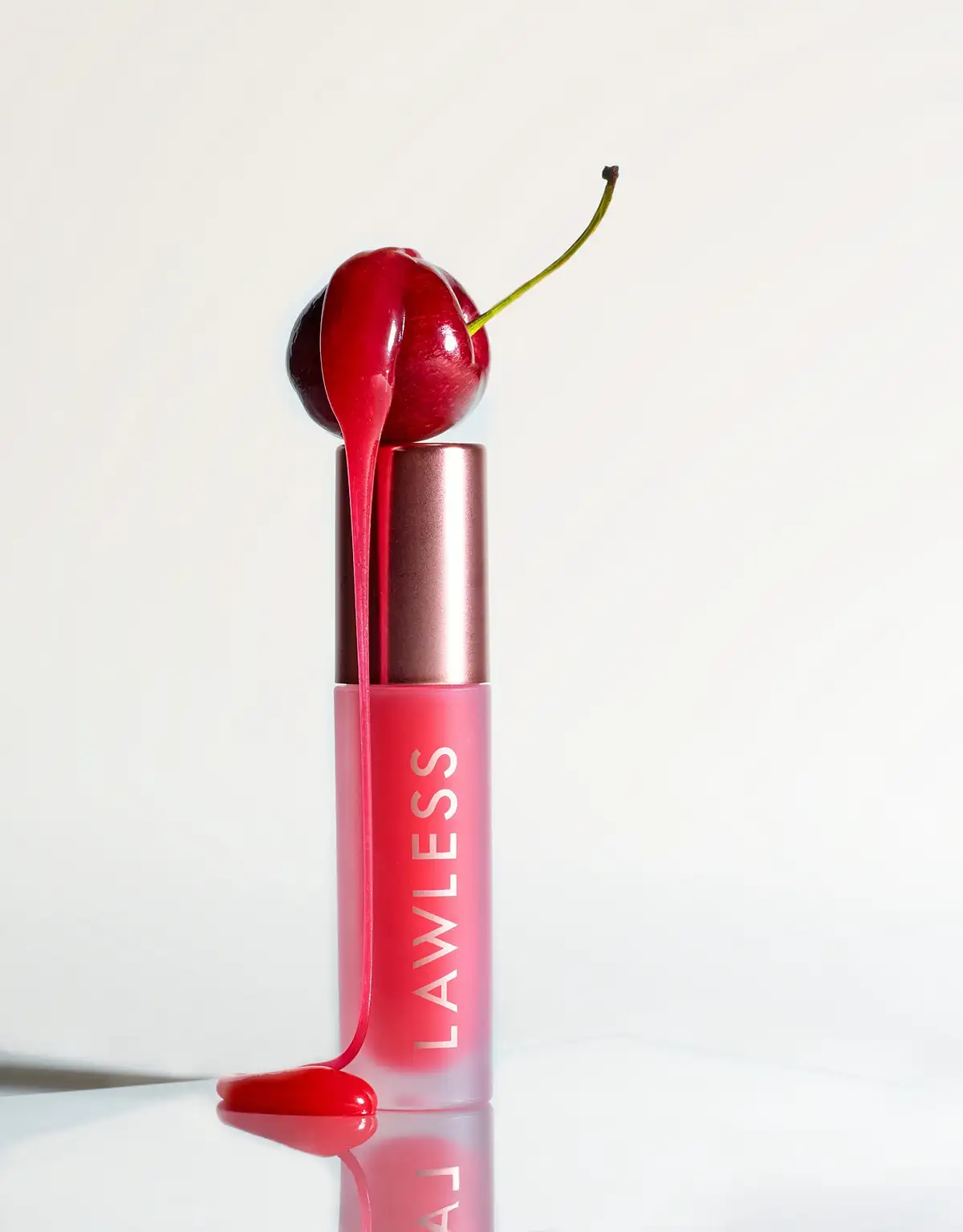 Free Lawless Lipstick: Claim Your 1 Amazing Sample
