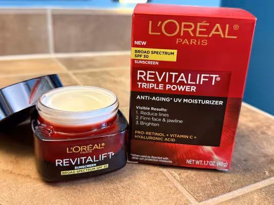 Free L'Oreal Revitalift: Claim Your 1 Sample!