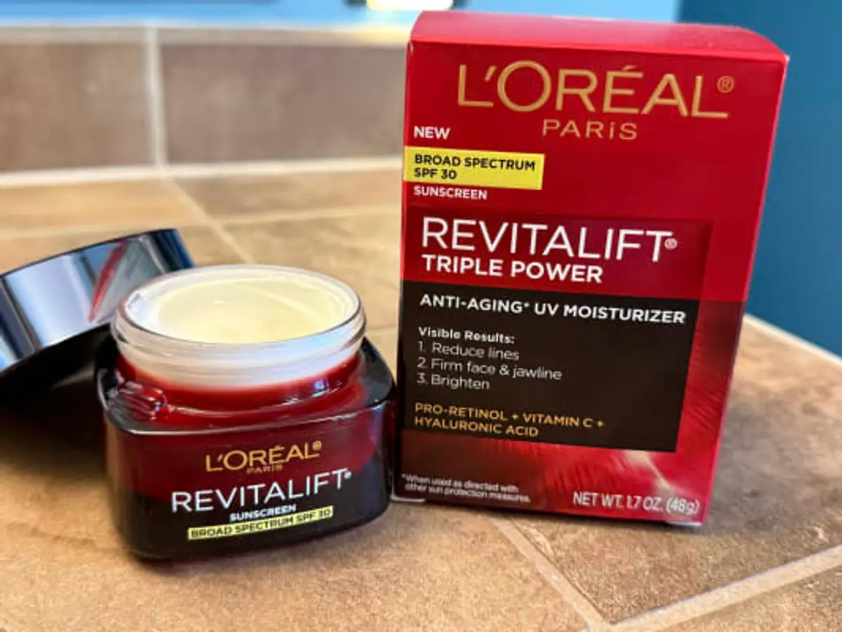 Free L'Oreal Revitalift: Claim Your 1 Sample!