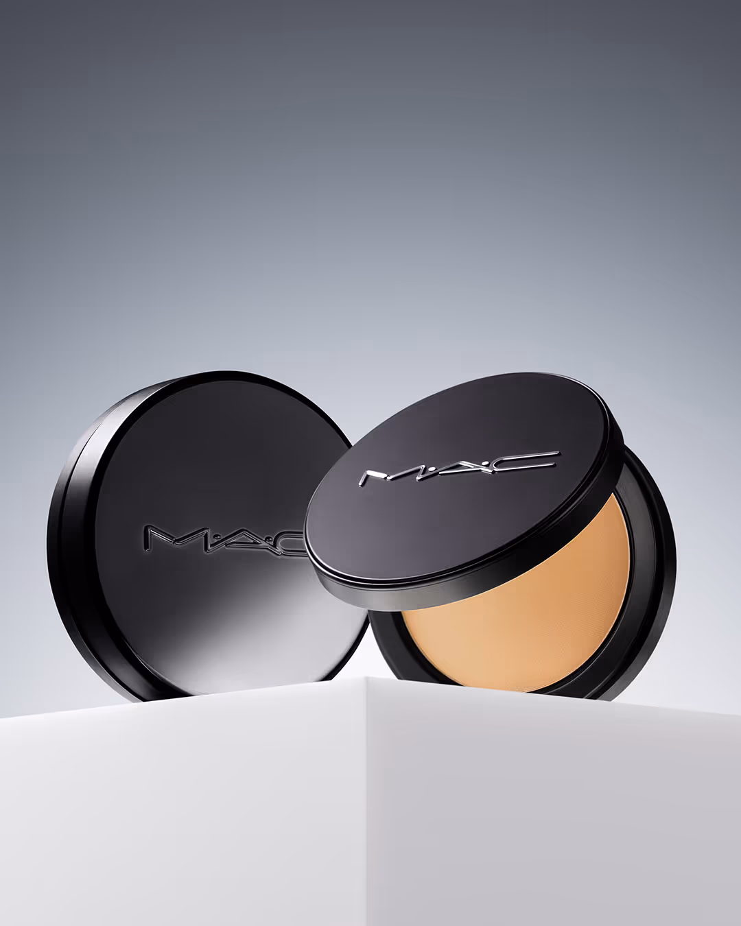 Free M·A·C Foundation Sample: Get 1 Amazing Shade!