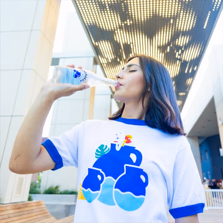 Free Retro T-Shirt: Claim Your Blue Ring Mineragua Deal!