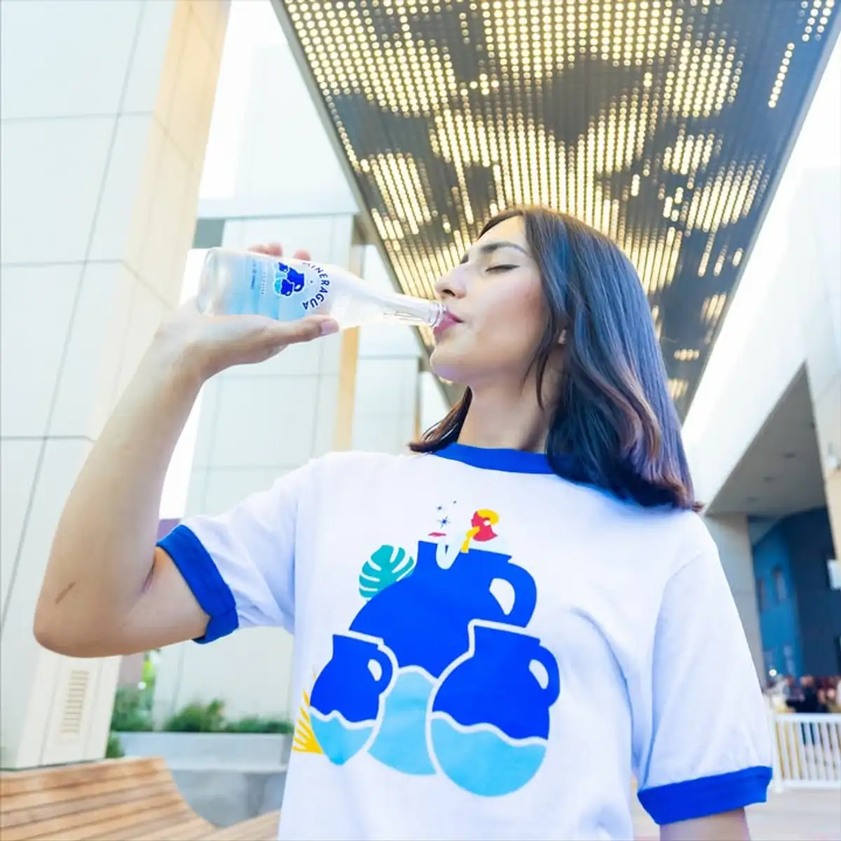 Free Retro T-Shirt: Claim Your Blue Ring Mineragua Deal!