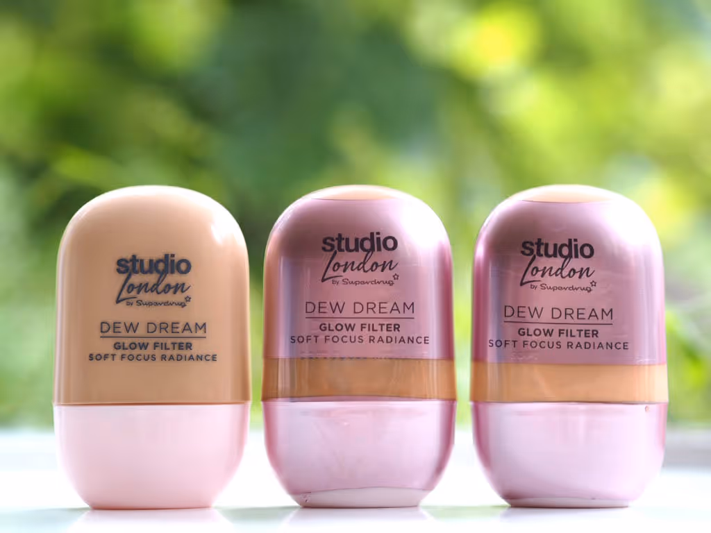 Free Studio London Foundation: 1 Amazing Dewy Glow Sample