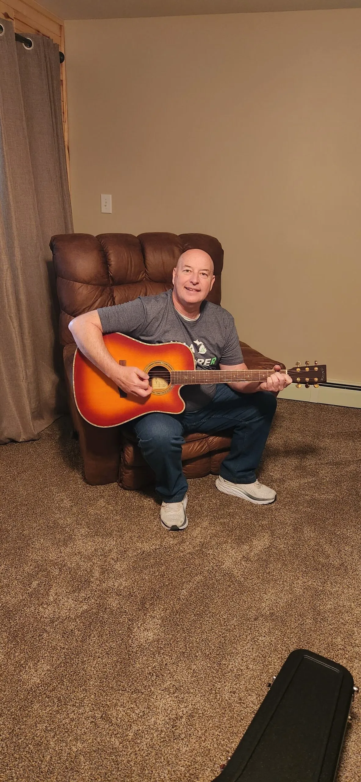 Free Zager Easy Play Custom Guitar: Win Lifetime Support!