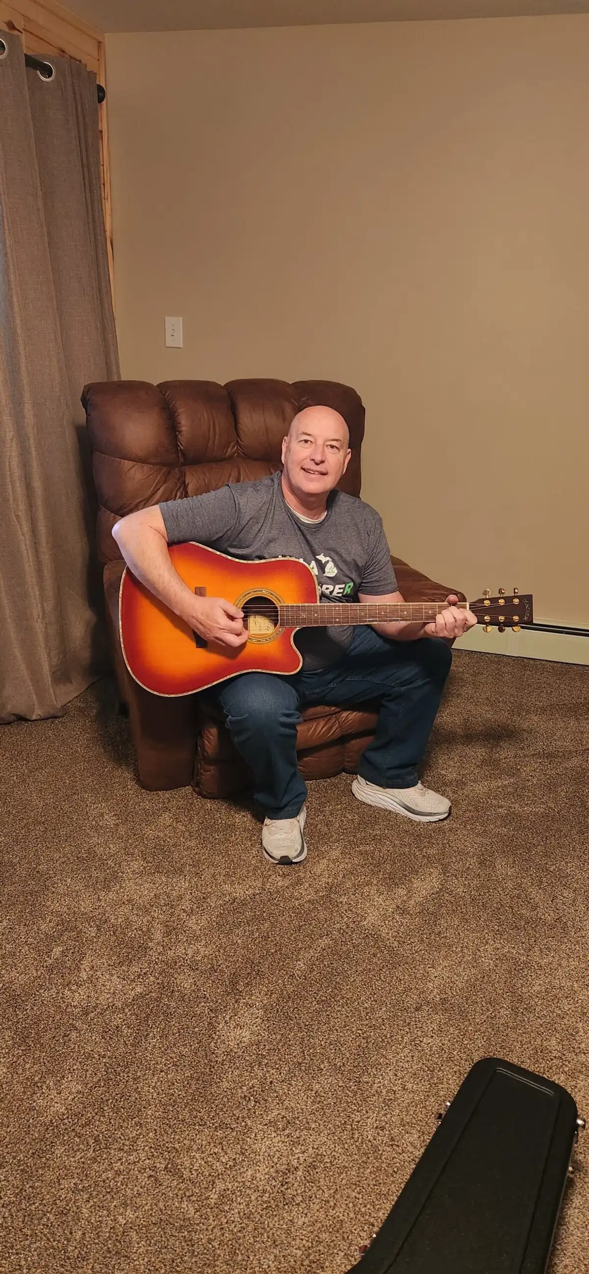 Free Zager Easy Play Custom Guitar: Win Lifetime Support!