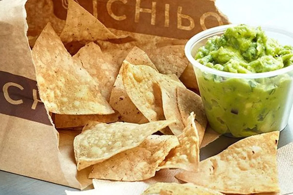 Free Chipotle Chips with Guac or Queso Offer