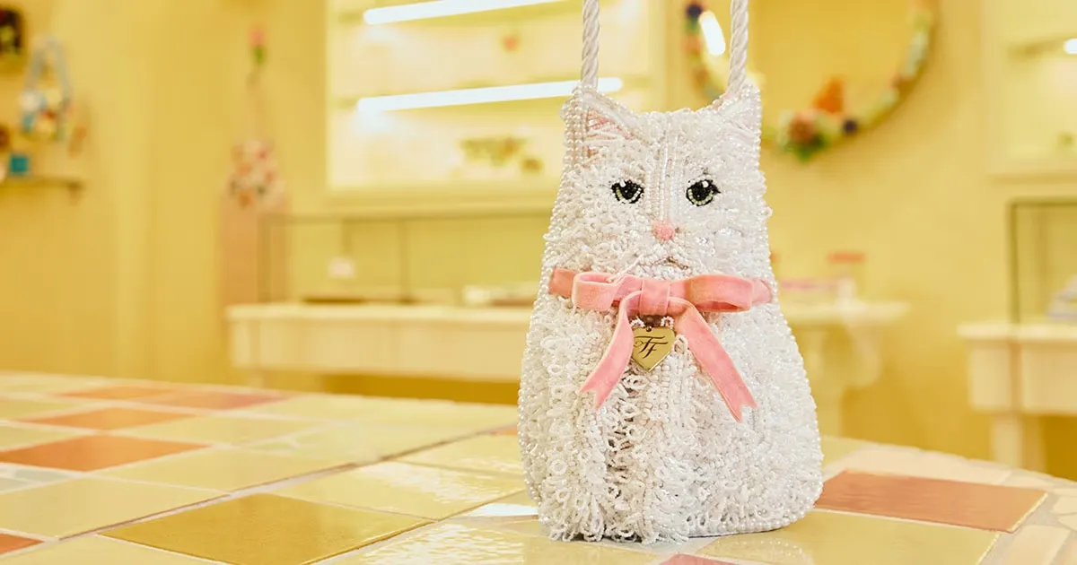 Win Fancy Feast Little Gem Cat Bags: 25 Winners Get $500 Bags