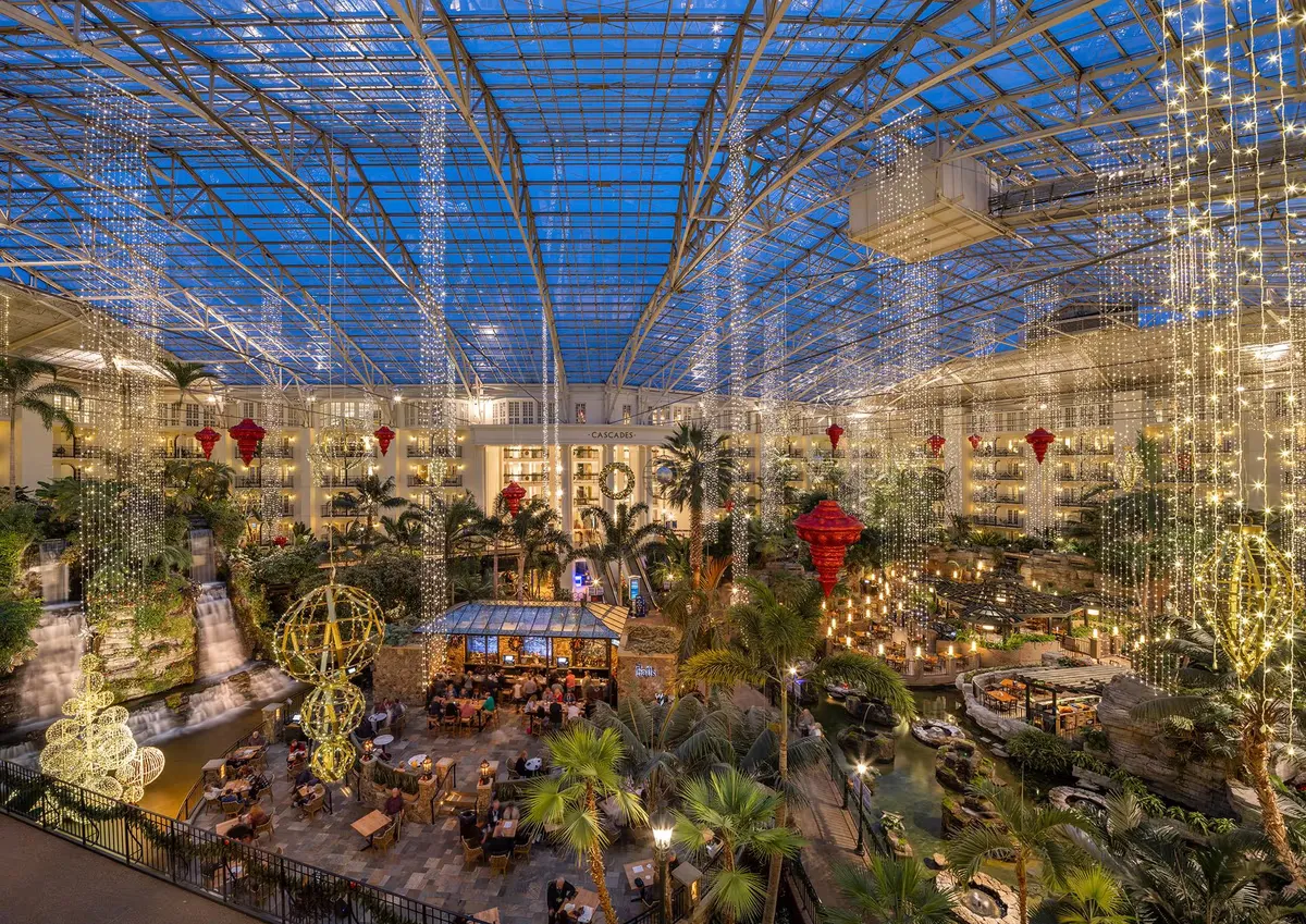 Win Gaylord Opryland Getaway for Four: 3 Nights & $500 Dining